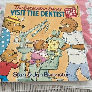 The Berenstain Bears Visit the Dentist 1st edition book
